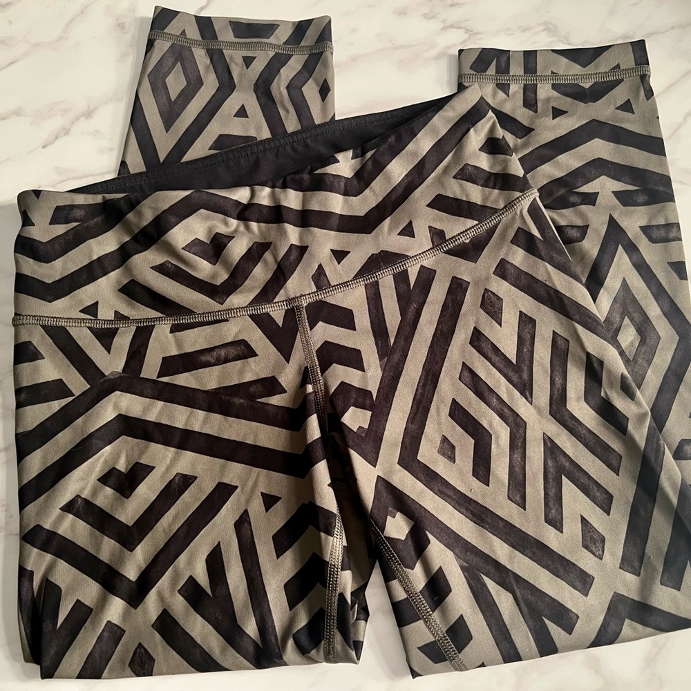 Lululemon Cropped Leggings 4